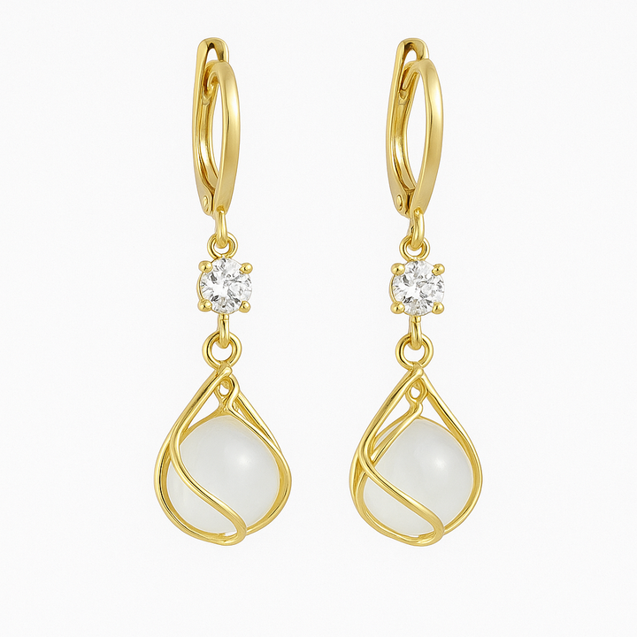 Boucles d'oreilles en opale blanche suspendues avec fil d'or