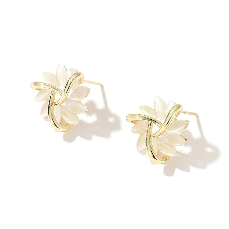 Boucles d'oreilles en or ornées de fleurs d'opale créoles