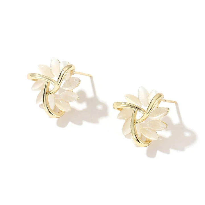 Boucles d'oreilles en or ornées de fleurs d'opale créoles
