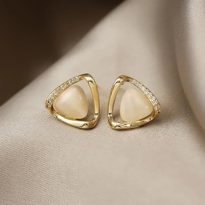 Boucles d'oreilles en cristal et opale triangulaire élégante