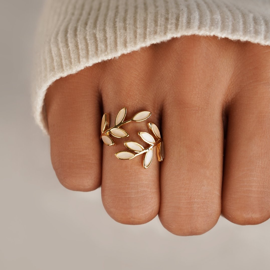 Bague Dorée en Forme de Feuille