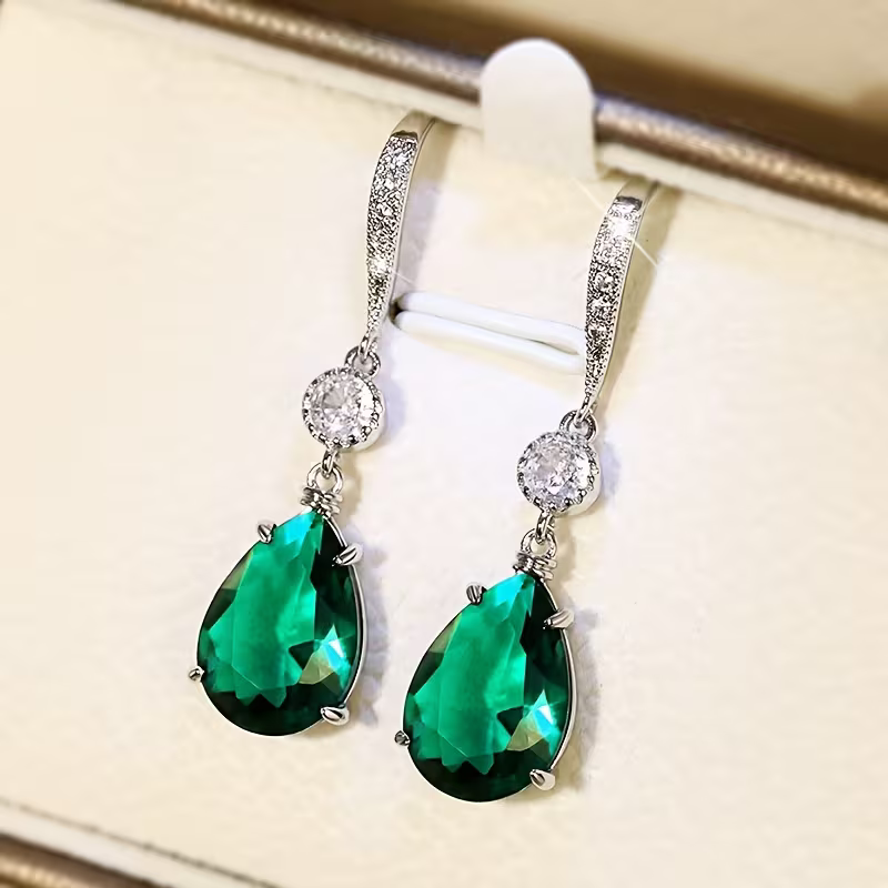 Boucles d'oreilles en forme de goutte d'émeraude