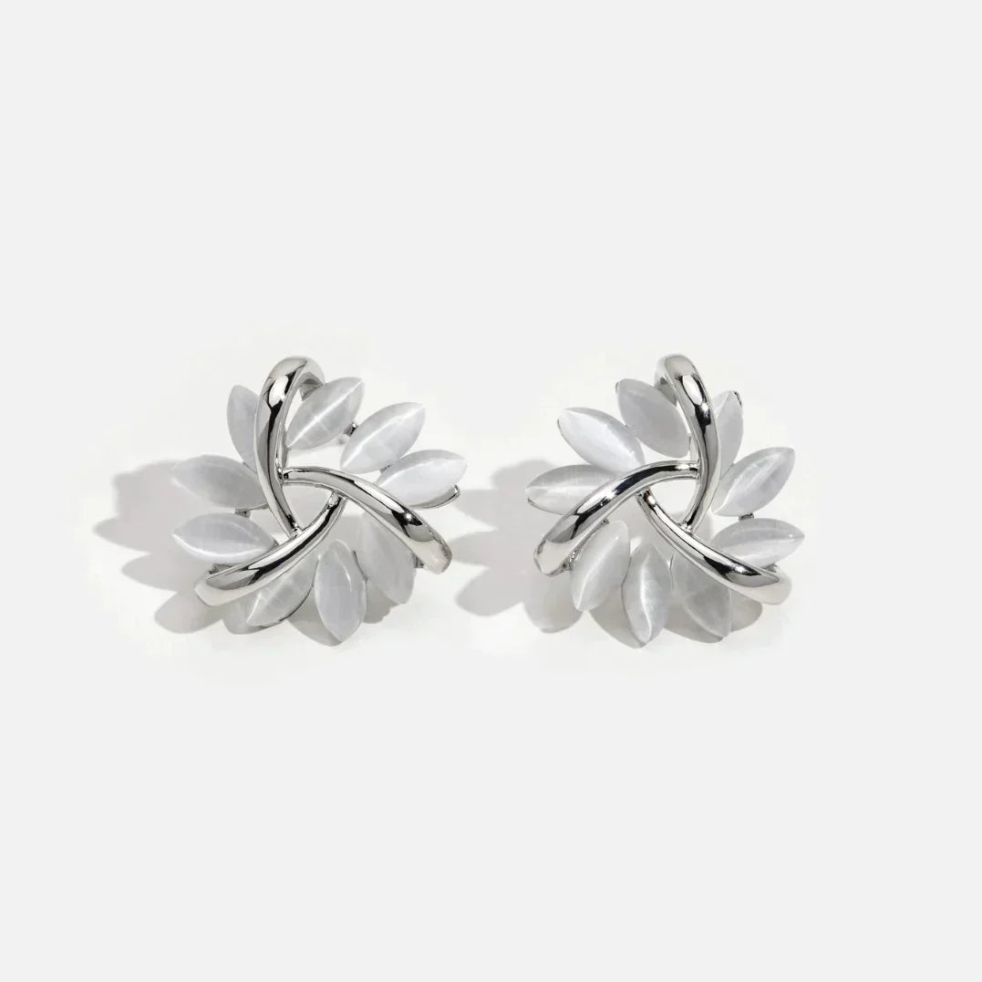 Boucles d'oreilles en or ornées de fleurs d'opale créoles
